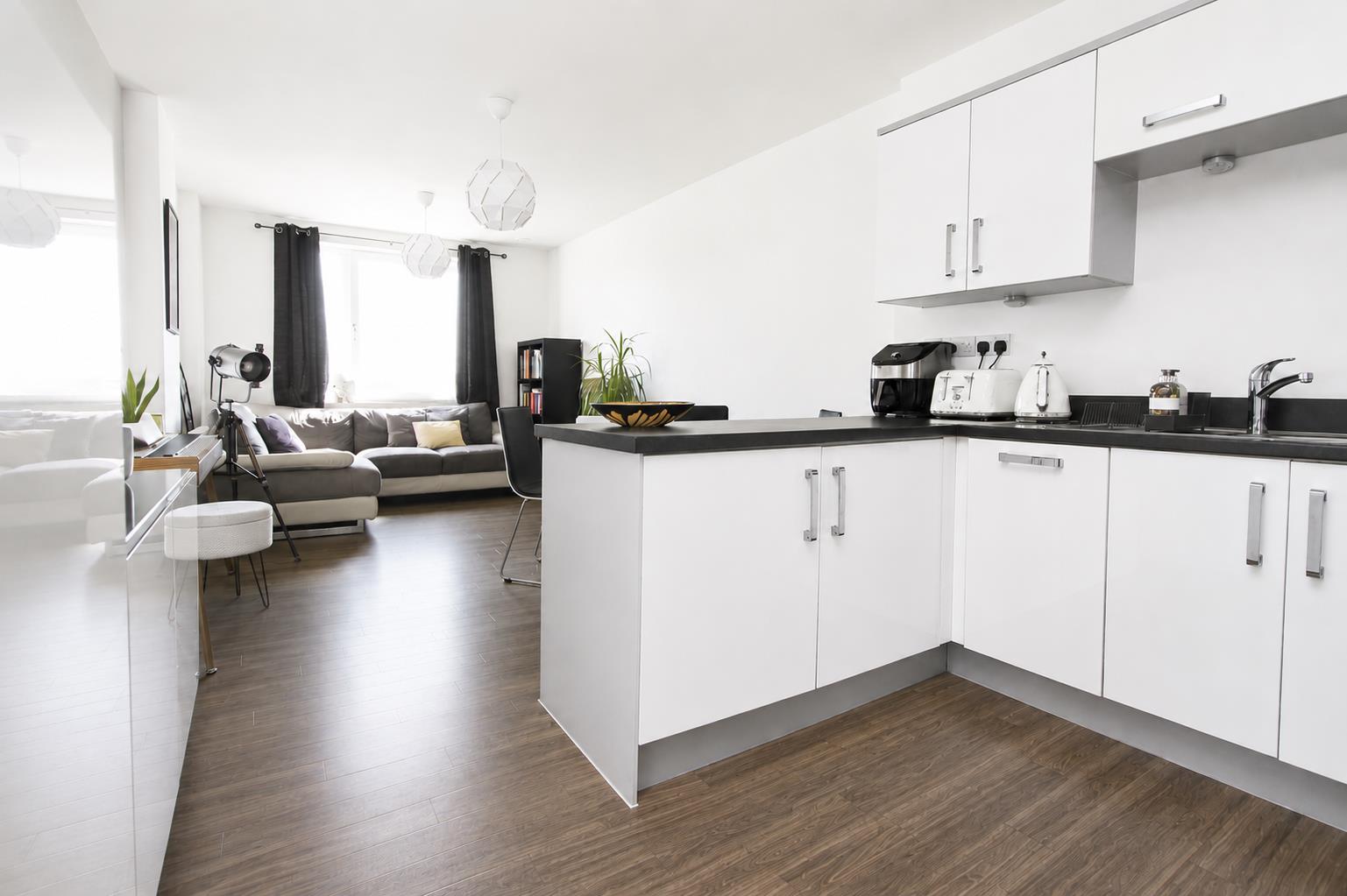 2 bed property in London Road, Wallington